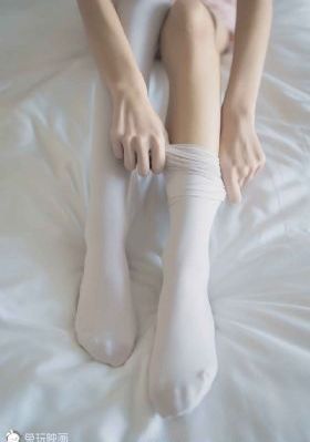 年轻老师6大胸女教师