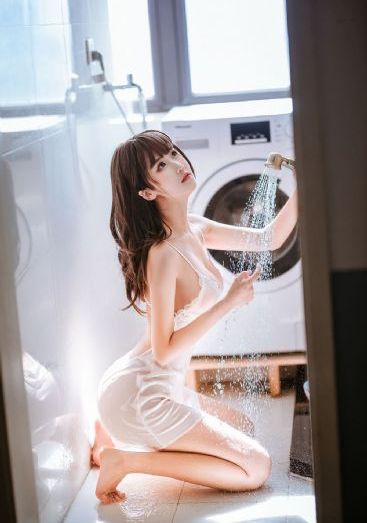 让娇妻尝试两根一起进3p视频